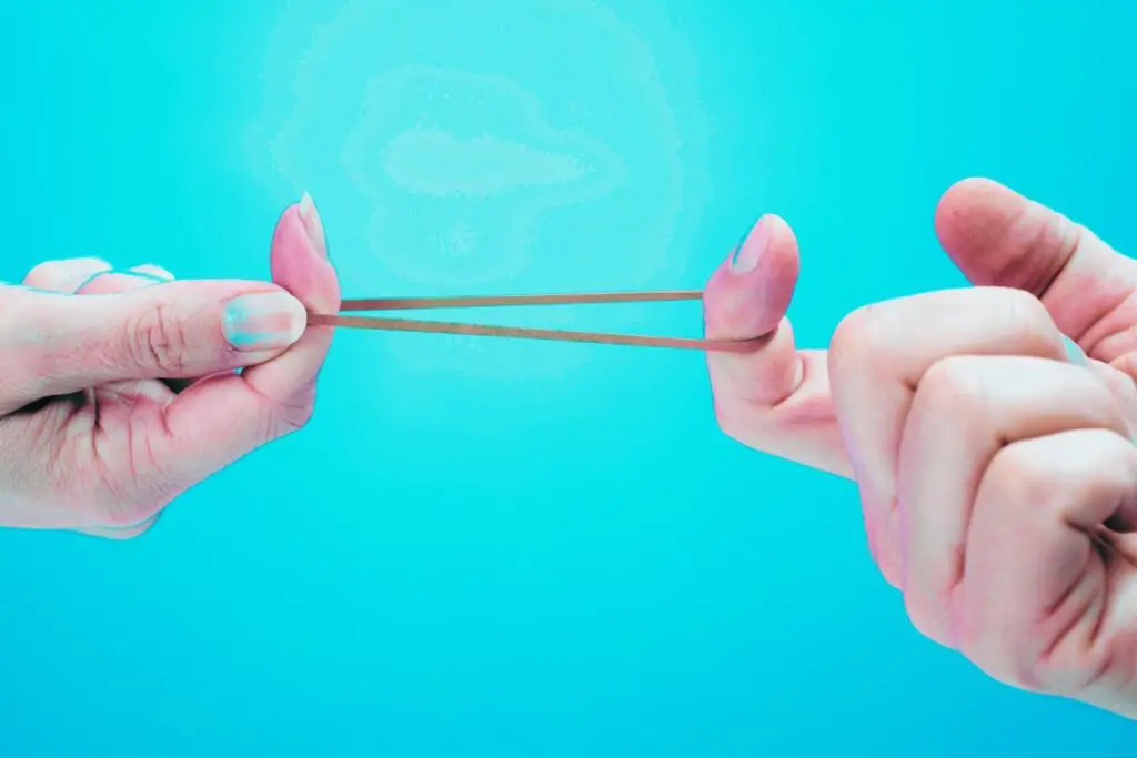 Fingers stretching elastic band